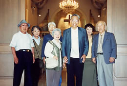 �����q���̑O�Œ��Ԃ����ƎB�����ʐ^